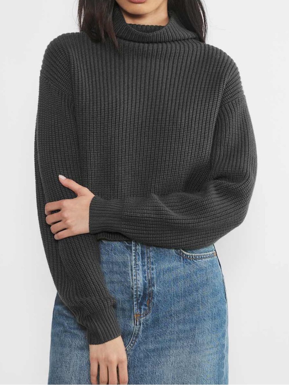 Wilfred Charcoal Ribbed Montpellier Merino Wool Waist Turtleneck Chunky Knit